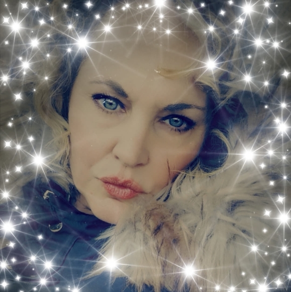 Meet your Posher, Delores - Picture 1 of 1